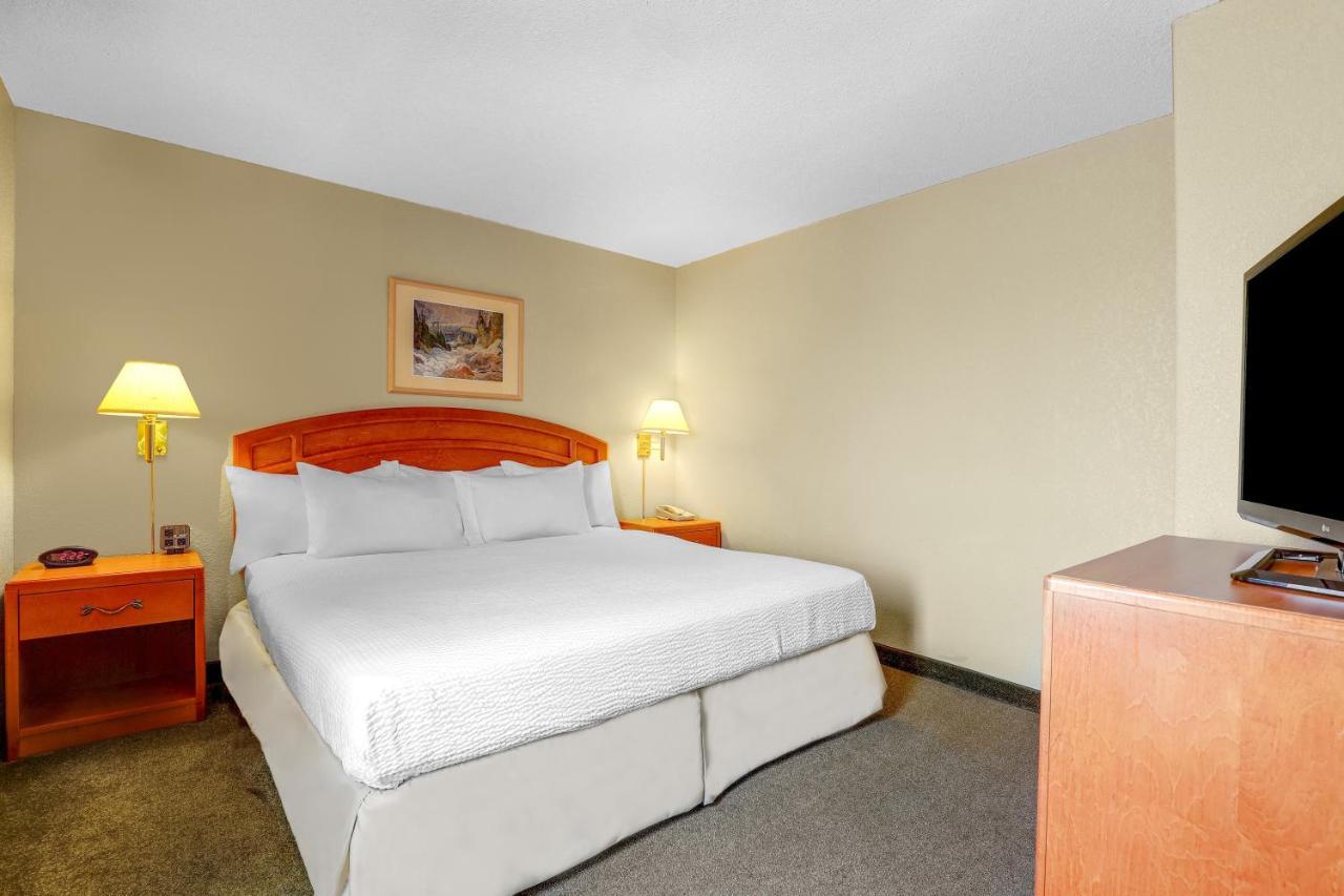 Days Inn By Wyndham Red Deer Buitenkant foto