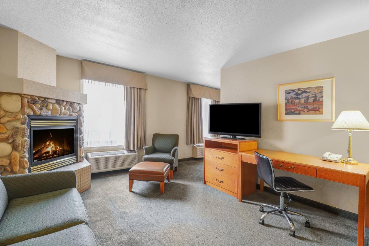 Days Inn By Wyndham Red Deer Buitenkant foto
