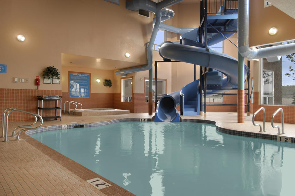 Days Inn By Wyndham Red Deer Buitenkant foto
